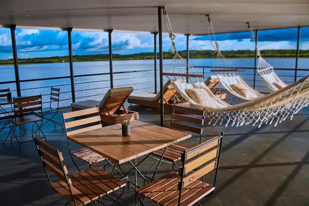JungleExperiences LaPerlaAmazonCruise LoungeExterior Hamacas jpg